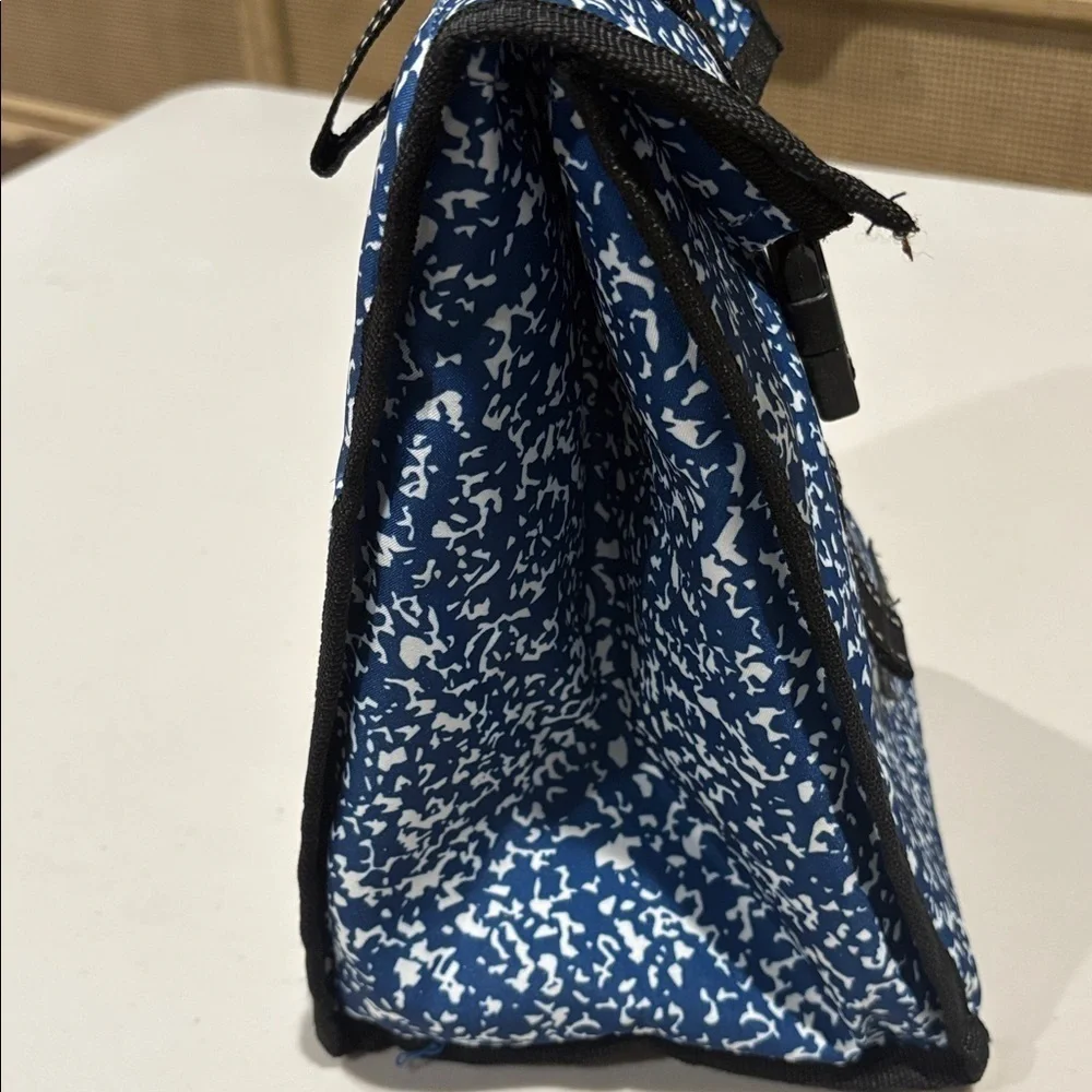 Scout - Doggie Bag vertical Lunch Bag. Small Cooler. Blue and White.